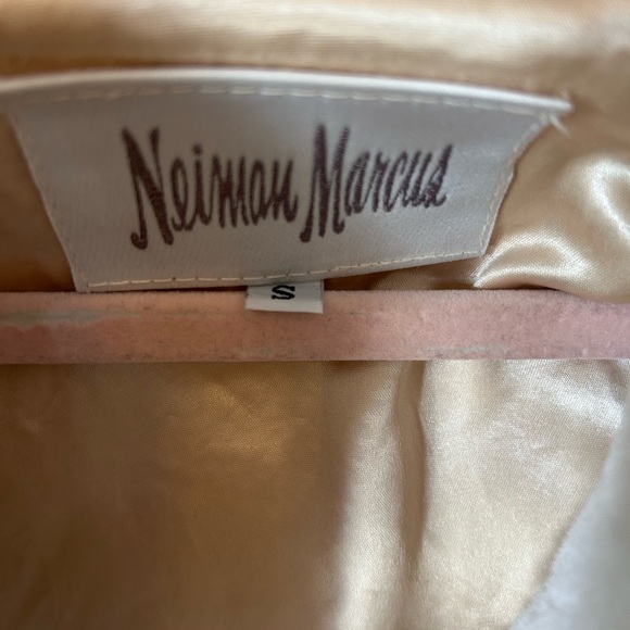 Neiman Marcus Hooded Faux Fur Teddy Jacket Cream Sherpa Zip Up Women’s Small - Picture 4 of 8